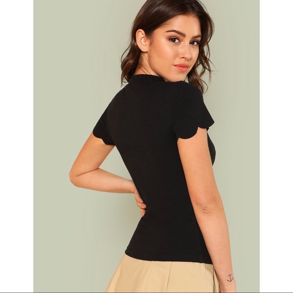 🚫SALE🚫 NWOT Black scallop choker top - Picture 3 of 6